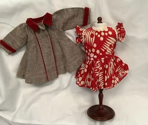 Vintage Deko große Puppenkleidung Set handgefertigte Anzugkappe Ärmel & Mantel - Bild 1 von 16