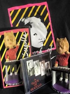 A FLOCK OF SEAGULLS BOBBLEHEAD AUTOGRAPHED, BEST OF 7" & 12" CD AND XL TOUR TEE - Picture 1 of 4