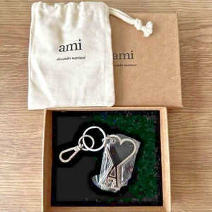AMI Paris Logo Keychain Carabiner Clip Black Silver Graphic Charm Boxed - Picture 1 of 5