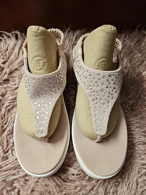 SKECHERS Women’s Yoga Foam Sandals Thong Slingback Blush Color.Size 8 - Image 1 of 4