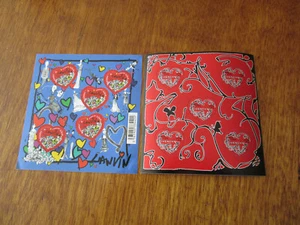 2 PLANCHES NEUVES TIMBRES COLLECTION COEURS GIVENCHY, LANVIN - Picture 1 of 5