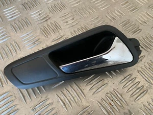 Poignée Intérieur Avant Droit - VOLKSWAGEN PASSAT V (5) - De 03-2005 à 10-2010 - Picture 1 of 3