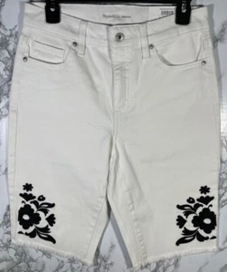 Style & Co. Womens Sz 6 black Embroidered Floral on White Bermuda Shorts Cotton - Picture 1 of 8