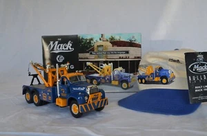 FIRST GEAR 19-2241 1960 B-61 Tow Truck Mack Hauling Series No103 - Picture 1 of 9