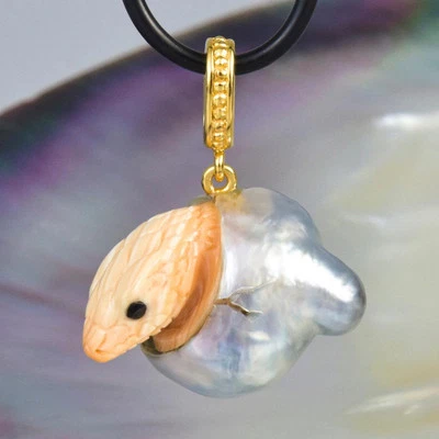 Lizard IN Süd See Perle Anhänger Geschnitzter Aprikose Muschel Vermeil Sterling - Bild 1 von 4