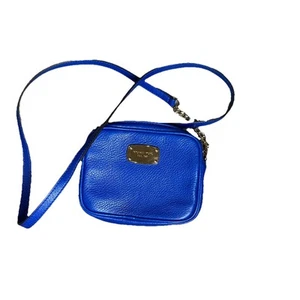 Mini Cartera Bandolera Michael Kors Cuero Azul Herrajes Dorados y Cadena Nueva Sin Etiquetas - Imagen 1 de 9