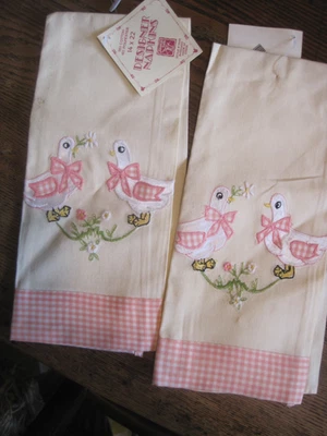 NWT Designer Napkins Applique PINK Gingham DUCK SET OF 2 NAPKINS-14 x 22"-DEFECT - Image 1 of 2