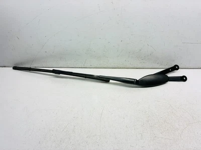 MERCEDES-BENZ E CLASS WINDSCREEN WIPER 2023 P/S E400D AMG-LINE A2058240219 - Image 1 of 4