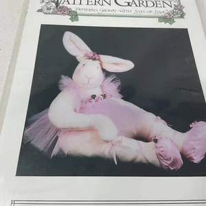 Soft Bunny Pattern Garden 1992 “Pe-tutu-nia " 16 inch - Picture 1 of 3