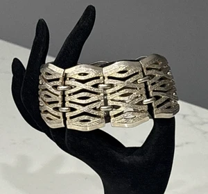 Vintage Monet Bracelet Wide Link Statement Textured Geometric 7.25" - Picture 1 of 9