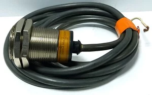 Omron E2E-X10Y1-53US 120 V AC Shielded Proximity Sensor - Picture 1 of 5