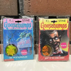 Goosebumps One Day at Horrorland & Night Living Dummy 3D Hologram Necklace VTG - Picture 1 of 13