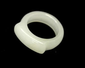 Bonito anillo de silla de montar de jade blanco natural tallado banda talla 8,75 - Imagen 1 de 8