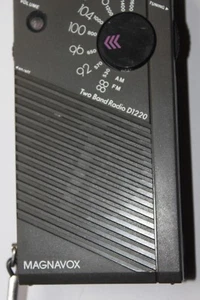 Radio portátil de bolsillo AM FM de dos bandas Magnavox D1220 de colección  - Imagen 1 de 9