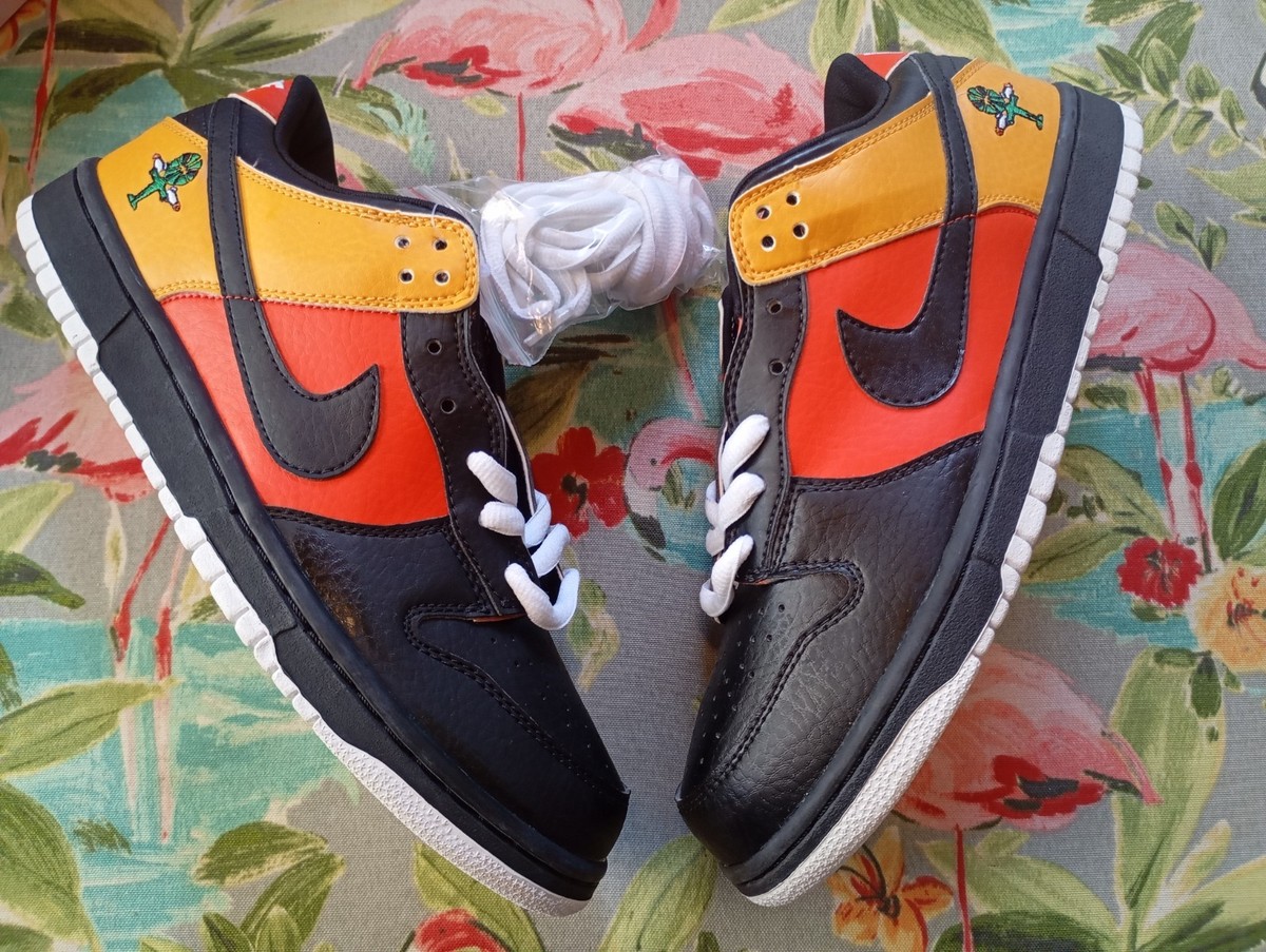 Nike SB Dunk Low Pro Raygun 2005 - 304292-803 for Sale Nike SB Dunk Low Pro Raygun 2005 - 304292-803 for Sale