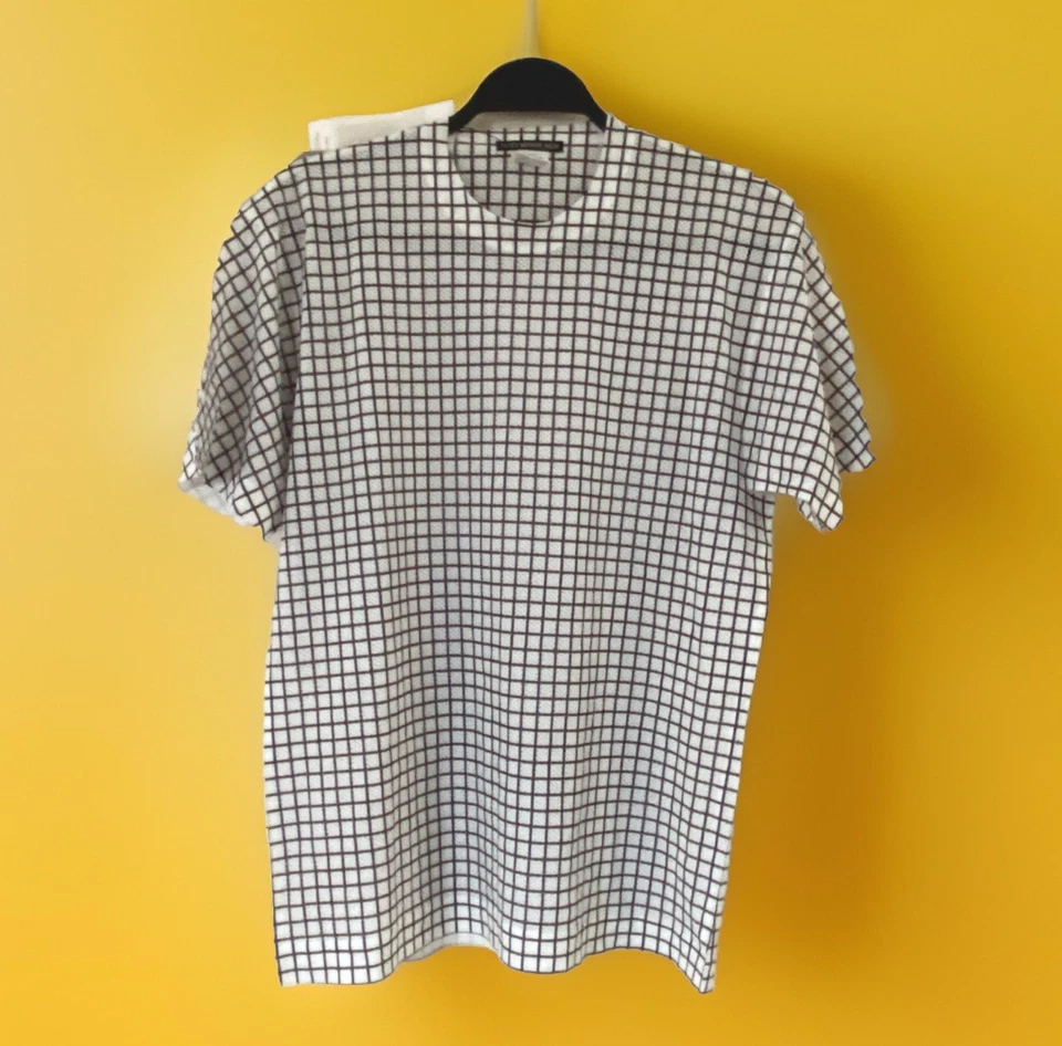 Camiseta Issey Miyake masculina malha grade preta e branca tamanho F - Imagem 1 de 4