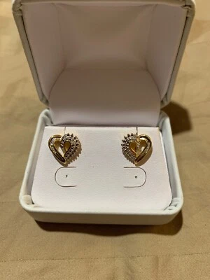 Pendiente corazón Gos con acento de diamantes Foto 1 de 4