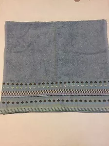 DKNY Asciugamano Blu Cielo Dettaglio Ricamato Nuovo Cotone USA Morbido Dormitorio Vacanze - Foto 1 di 6