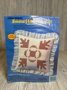 Kit Fiocco di Neve Momenti Creativi Vintage Cuscino 14” NOS 8325 Foglie di Rovere - Foto 1 di 5