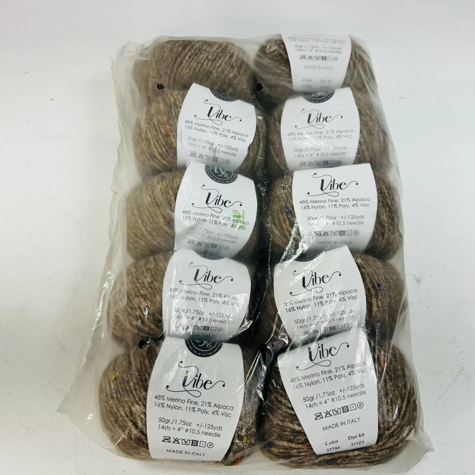 10 Bolas - Trendsetter Tyg Vibe Hilo 50gr / 1.75oz 125yds Color 37794, Taupe Foto 1 de 4