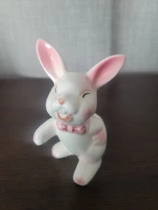 Vintage Ceramic White Bunny Rabbit Figurine Laughing Eyes Closed - Picture 1 of 8