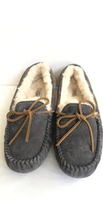UGG DAKOTA PEWTER SUEDE SHEEPSKIN ANKLE SLIPPERS SIZE US 6 - Picture 1 of 5