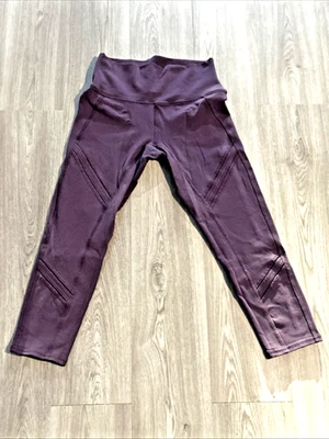 Alo Yoga Capri Leggings Women’s Small Purple Plum Athletic Preowned - Image 1 of 4
