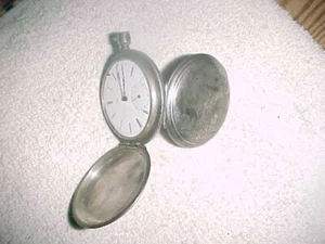 MONETA ARGENTO - A HUGUENIN Locle - cassa da caccia - orologio da tasca 54 mm - non funzionante - Foto 1 di 12