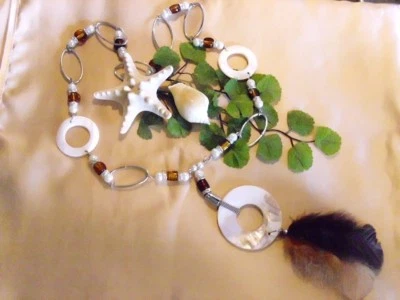 Tolles Set: Kette und Ohrringe mit echtem Perlmutt, Glasperlen und Federn neu - Bild 1 von 3