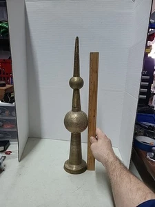 Miniature artigianali in ottone nella Torre del Kuwait esemplificano il patrimonio culturale - Foto 1 di 10