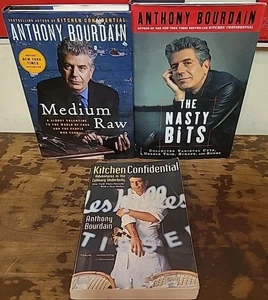 3 ANTHONY BOURDAIN Books Kitchen Confidential MEDIUM RAW Nasty Bits TV CHEF VGC - Bild 1 von 15