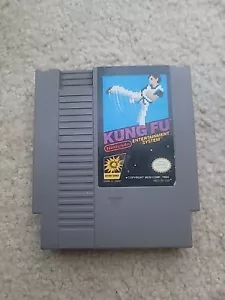 Kung Fu Nintendo Entertainment System scatola nera NES 1985 solo cartuccia TESTATA - Foto 1 di 3