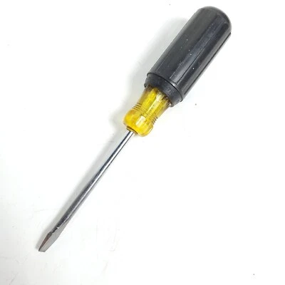 Crescent Cushion Grip Flat Blade Screwdriver 2401-4 - Image 1 of 4