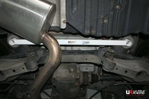 Ultra Racing 2Point Rear Lower Bar for BMW E90 320i 325i M3 '05-'13 (RL2-1048)   - Foto 1 di 5
