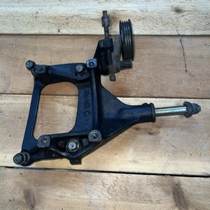 94-01Acura Integra AC Compressor Mounting Bracket Belt Tensioner Idler P30 - Picture 1 of 7