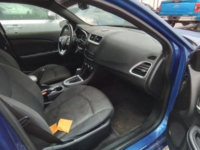 Подушка безопасности для переднего пассажира на приборную панель Dodge Avenger 2010-2014 годов выпуска без усовершенствованной многоступенчатой подушки безопасности - Изображение 1 из 4