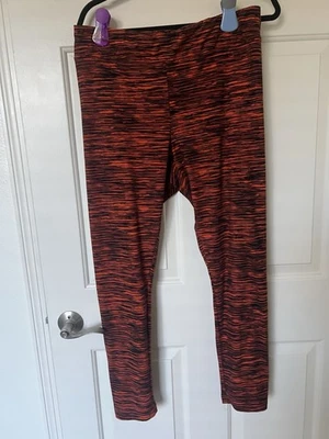 Leggings femininas Time and Tru laranja com listras pretas GG - Imagem 1 de 4