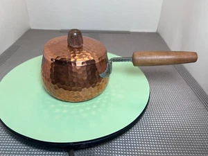 Vintage Hammered Copper Pot Wooden Handel Primitive Farm House Copper Pot - Picture 1 of 10