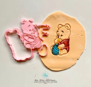 Winnie The Pooh Miele Baby cookie cutter formine biscotti 7,6cm - Picture 1 of 1