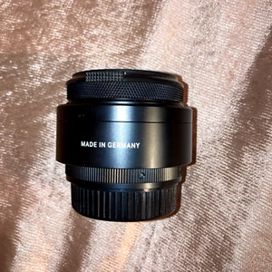 Fresh From the Package: Pinhole Lens Monochrom Subjektiv - Picture 1 of 3