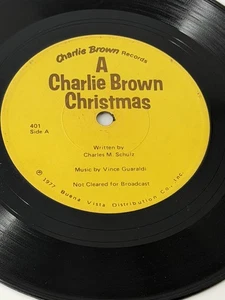 CHARLES SCHULZ - A CHARLIE BROWN CHISTMAS 1977 CHARLIE BROWN RECORDS VG+ - Picture 1 of 2