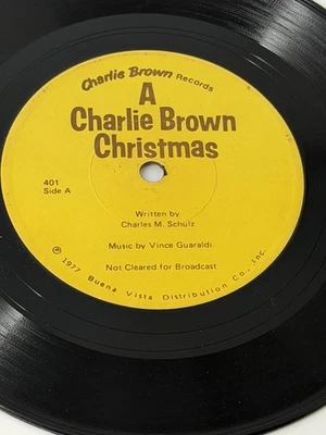 CHARLES SCHULZ - A CHARLIE BROWN CHISTMAS 1977 CHARLIE BROWN RECORDS VG+ - Image 1 of 2