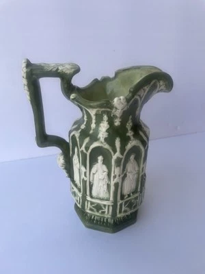 Figuras religiosas jarra de agua vintage de cerámica verde/crema de Los Apóstoles de 8"  Foto 1 de 4