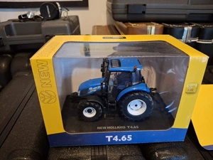 Universal Hobbies New Holland T4.65 - Picture 1 of 1
