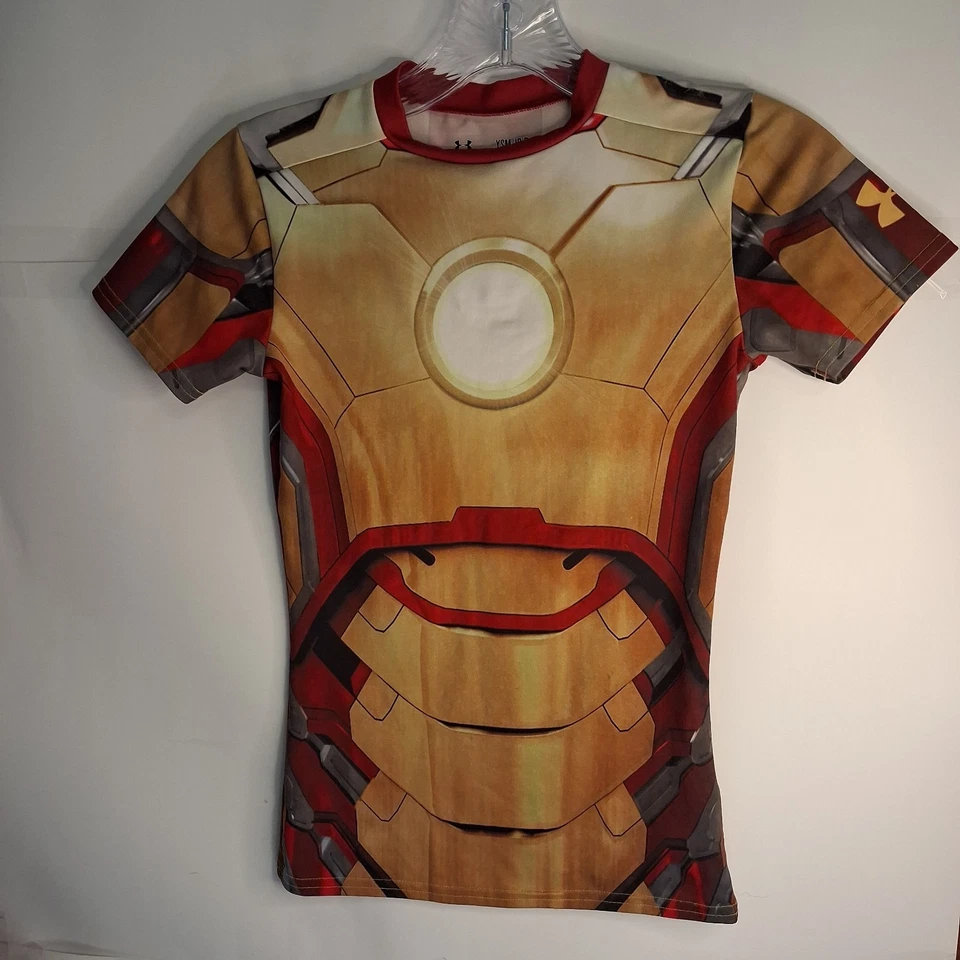 Camisa pequeña Iron Man Under Armour juvenil Marvel Hero Foto 1 de 4