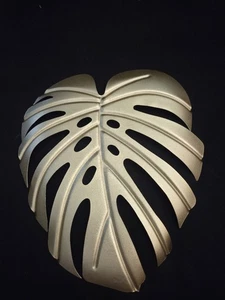Atemberaubend! Monstera Blatt Wanddekor goldfarben Metall 14" x 11,75" - Bild 1 von 6