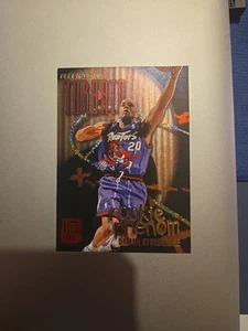 1995-96 Fleer - Rookie Phenom Damon Stoudamire #497 Hot Packs (RC) - Picture 1 of 2