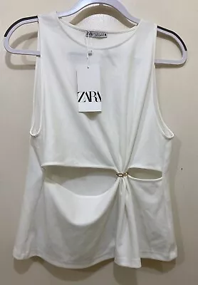 Top Zara Mujer L Blanco Sin Mangas Recorte Frontal Tono Dorado Junta Tórica Ligero NUEVO Foto 1 de 4