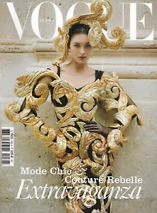 VOGUE n°1032 novembre 2022 Extravaganza pour Dolce & Gabbana/ Deva Cassel - Imagen 1 de 8