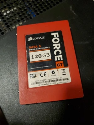Unidad SATA Corsair Force GT CSSD-F120GBGT-BK 120 GB 2,5 pulgadas todos los sectores buena Foto 1 de 4